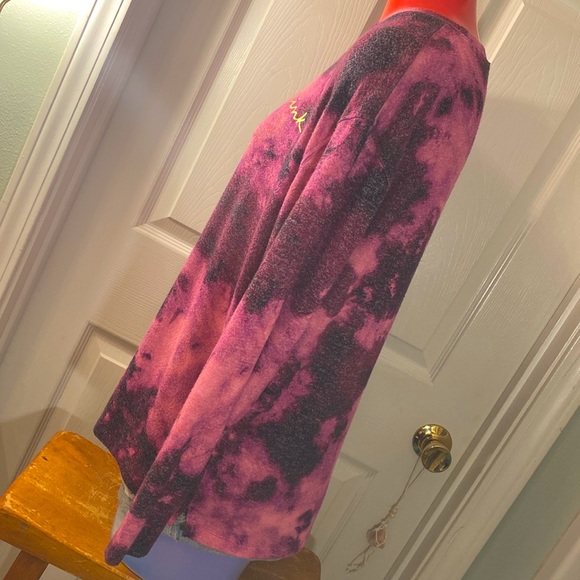 PINK VICTORIA’s SECRET Splotched Magenta Fun Sweater - Picture 7 of 10